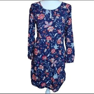 Large Old Navy Dress. Excellent condition!  Beautiful pattern.   SiZe large.